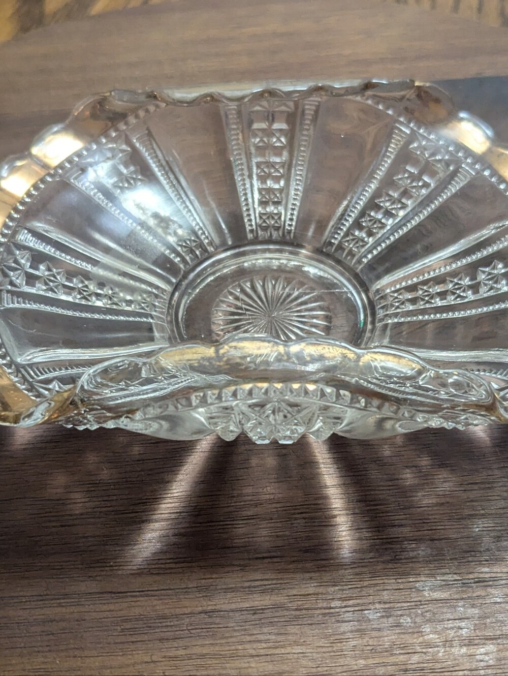 Tarentum Scalloped Trinket Dish